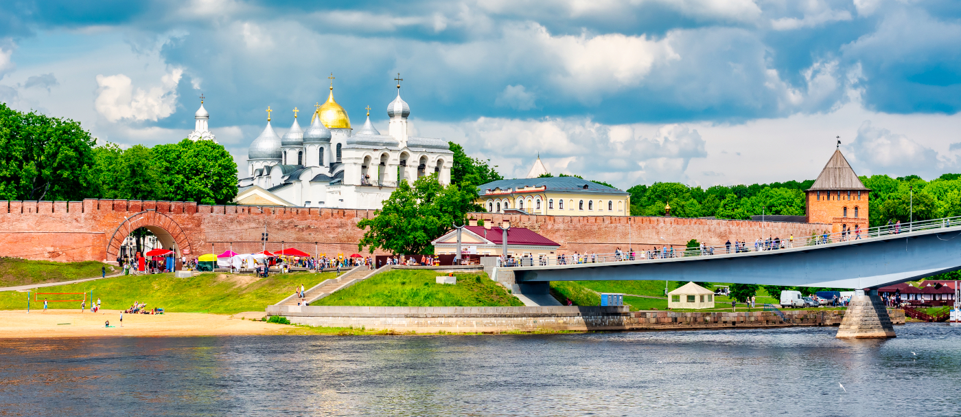 Novgorod Kreml am Volkhov River / ©Mistervlad/shutterstock.com